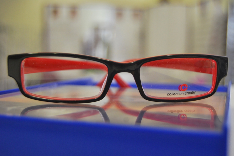 opticien-COTIGNAC-min_view-sight-lens-frame-optics-spectacles-1141012-pxhere.com